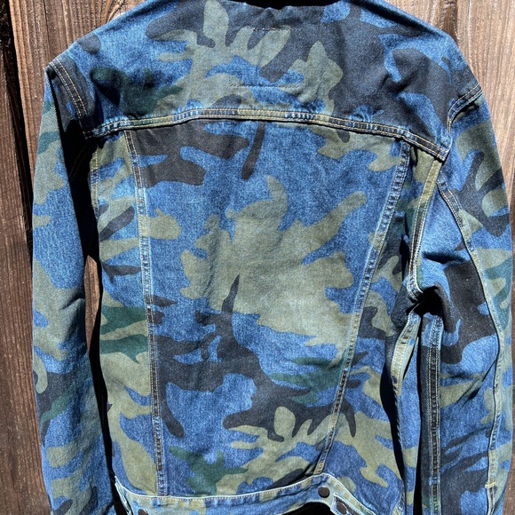 Levi’s Jacket - Picture 5 of 6